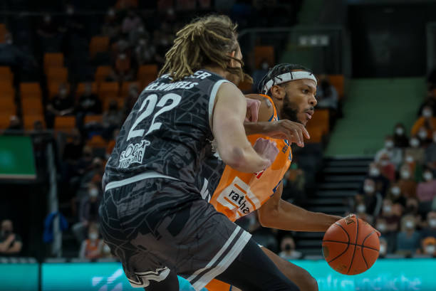 而亚历山大 而亚历山大