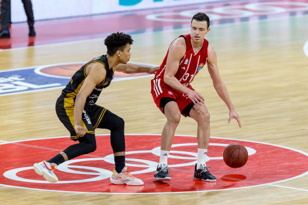 吉诺比利 吉诺比利