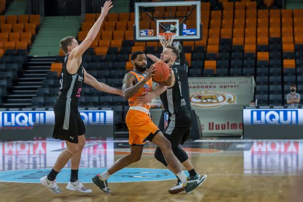 不断拉高比 不断拉高比